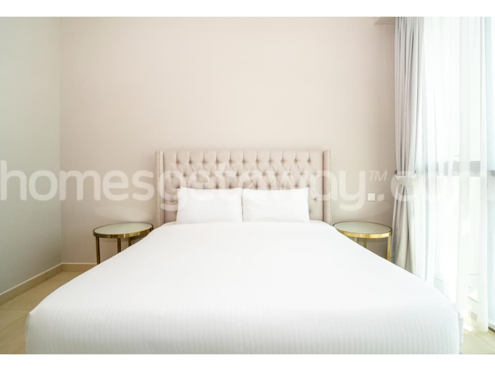 Homesgetaway-3BR Apt. in Downtown Views