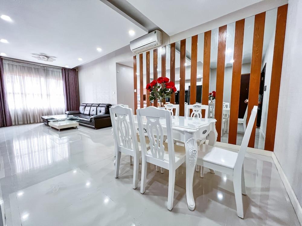 Jennyhomes Sunrise City