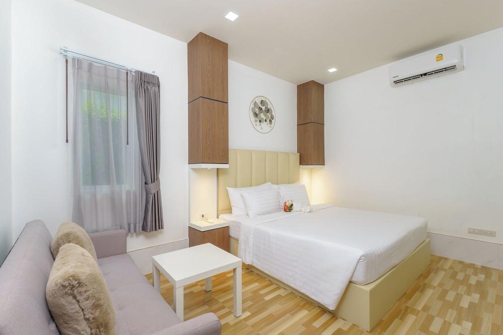 Lark Pool Villa Krabi