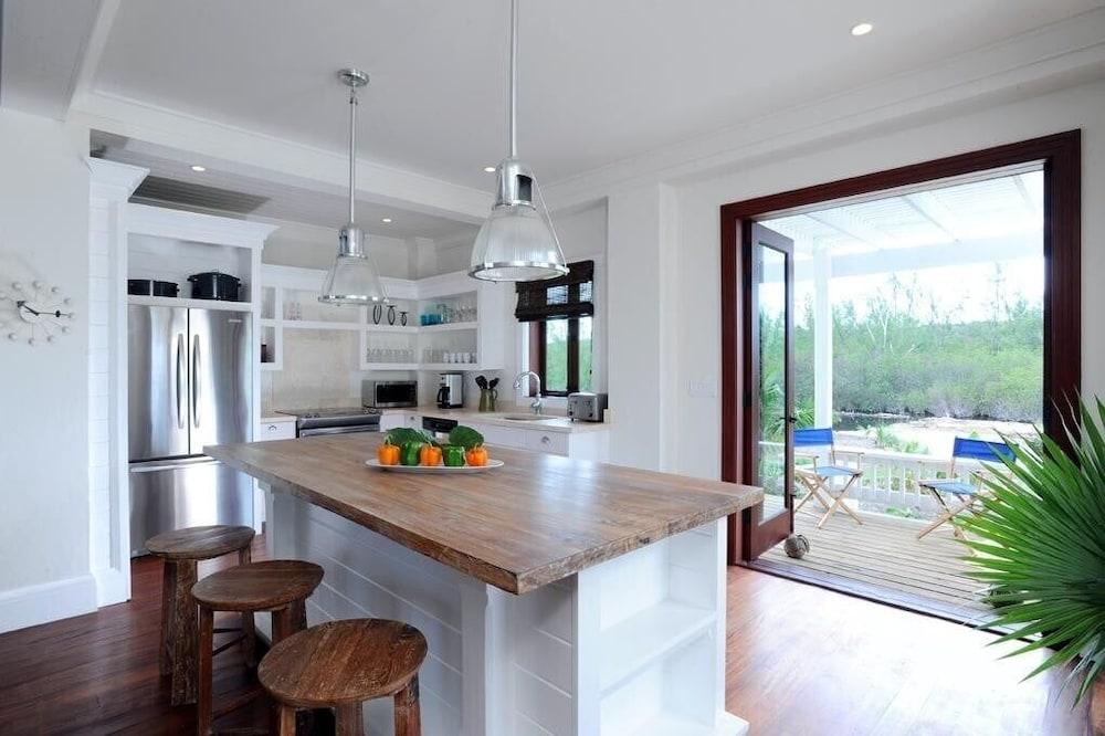 Alfred House 5 Bedroom Home