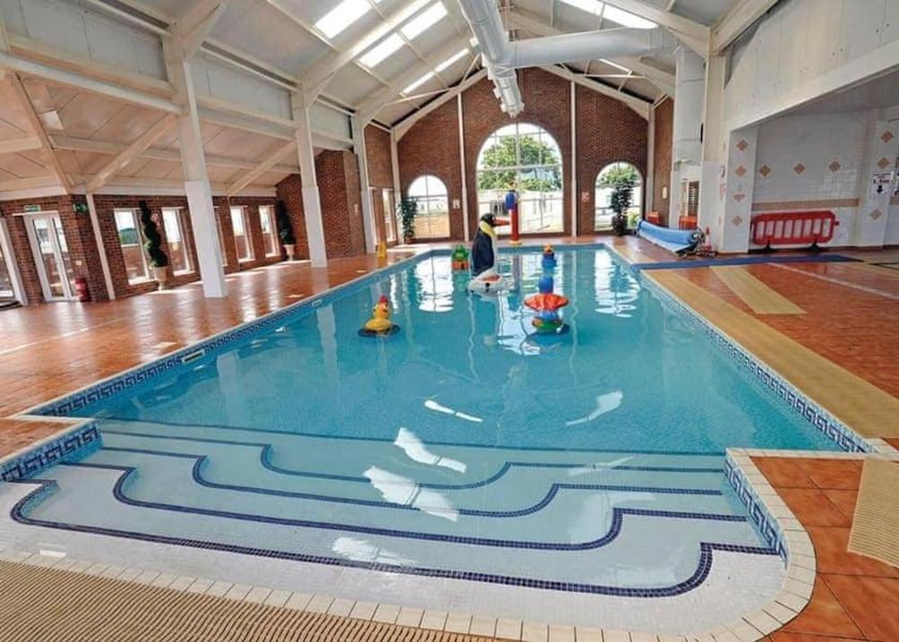 Sleeps 6, Gym, Entertainment, Pool, Beach