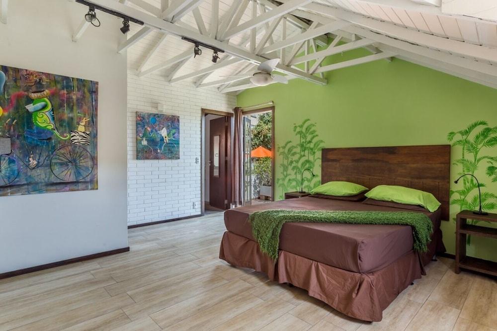 CasaJOMO Art, Food & Music B&B