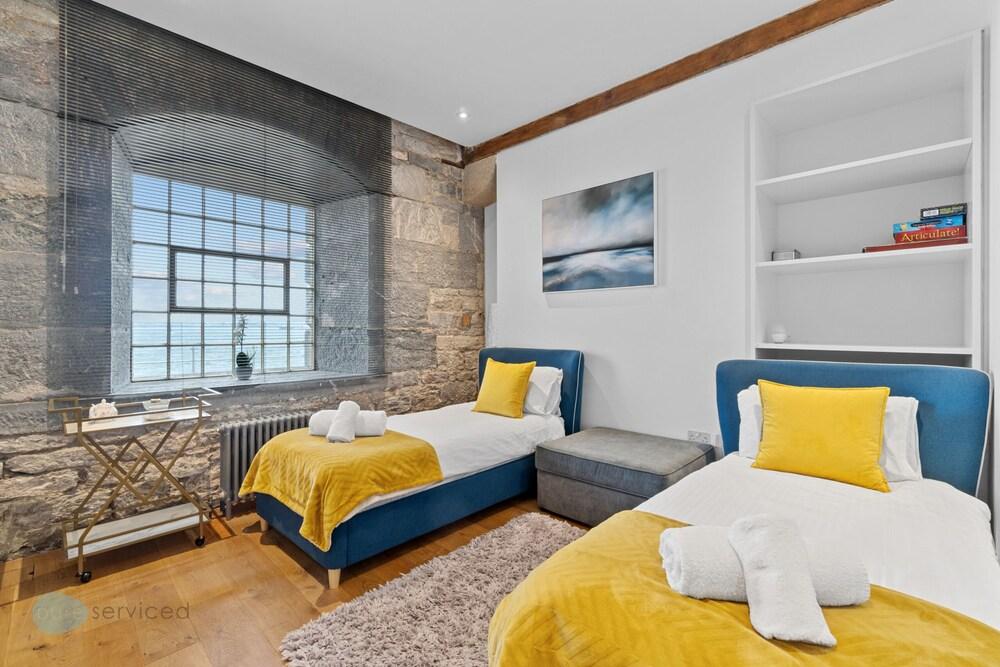 2 Bed- Edgcumbe View By Pureserviced