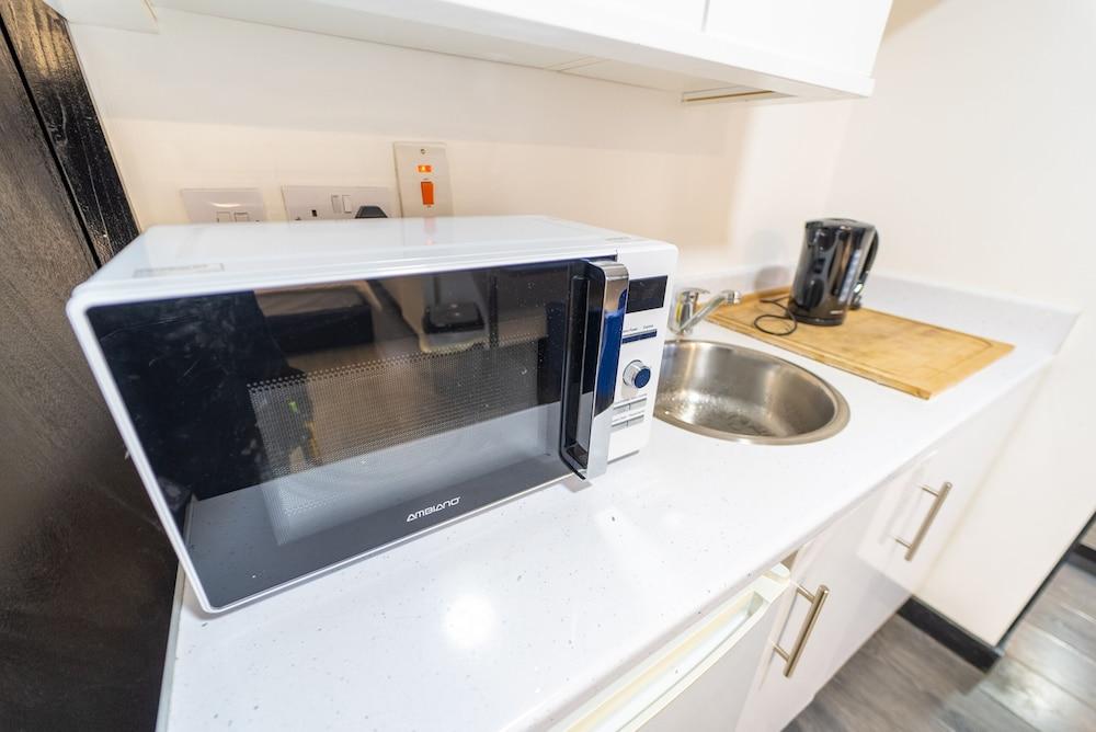 39 North Road Studios Near QE and UOB