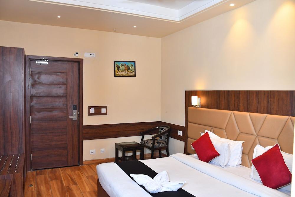 Hotel Bhagyaraj Palace - Best Hotel In Kanpur
