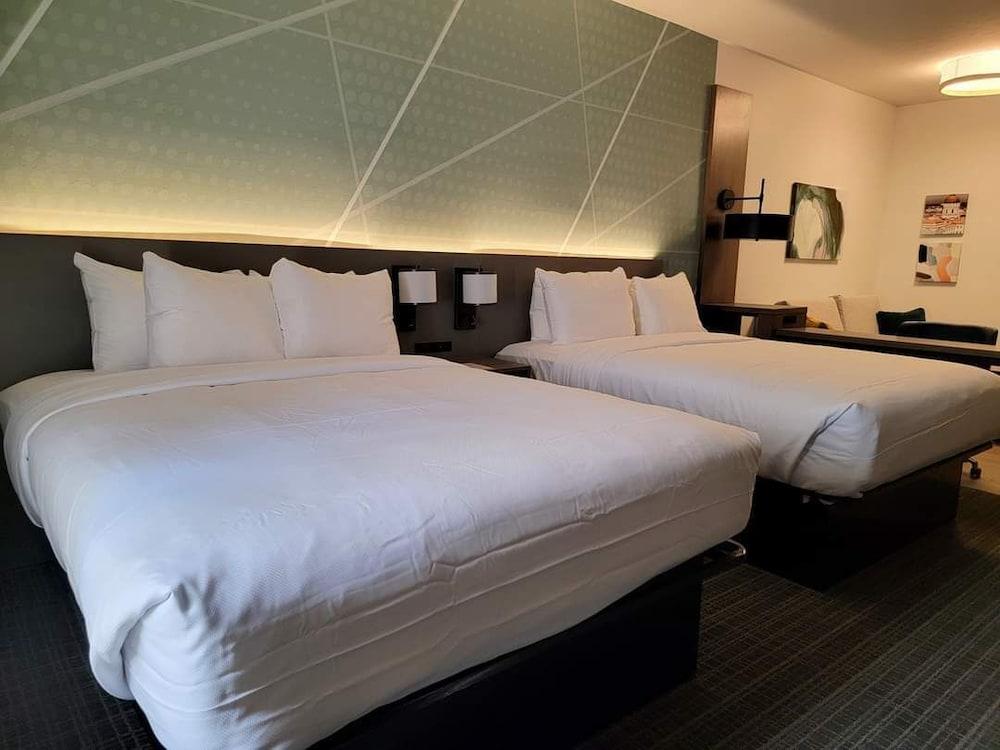 Comfort Suites Richmond East