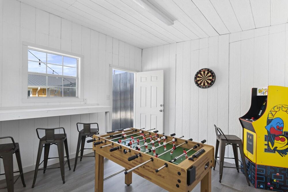 Bouy Friend By Book That Condo