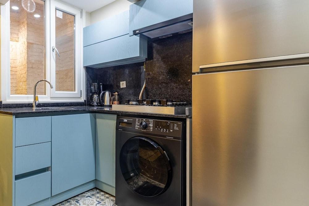 Cozy and Compact Flat in Central Sisli