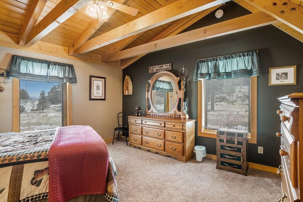 Hitching Post -- Ev #3025 2 Bedroom Home by Redawning