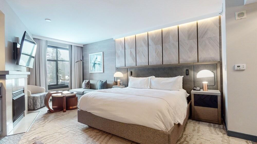 Village Monache #214 Condo