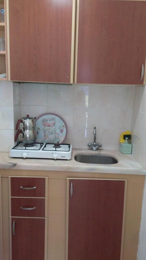 Convenient Studio Flat Near Beach in Avsa Island