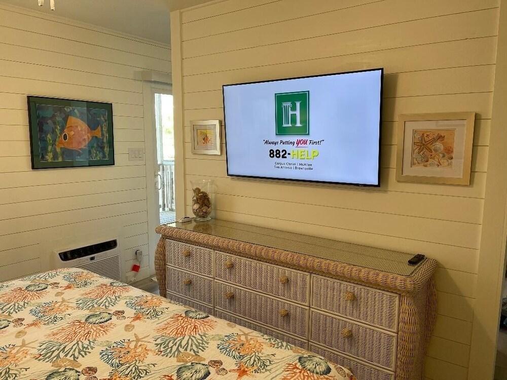 Bay Tree A1 Condo by Redawning