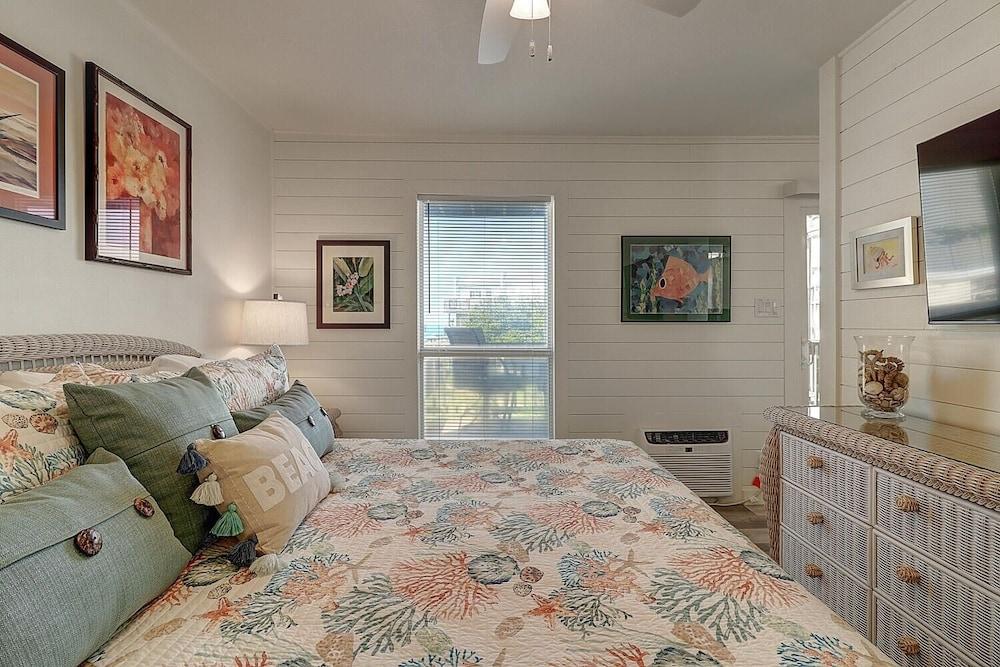 Bay Tree A1 Condo by Redawning