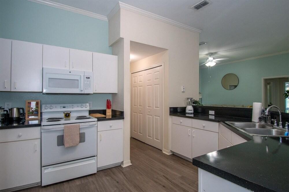 Delightful Refurbished Apt Everything you Need