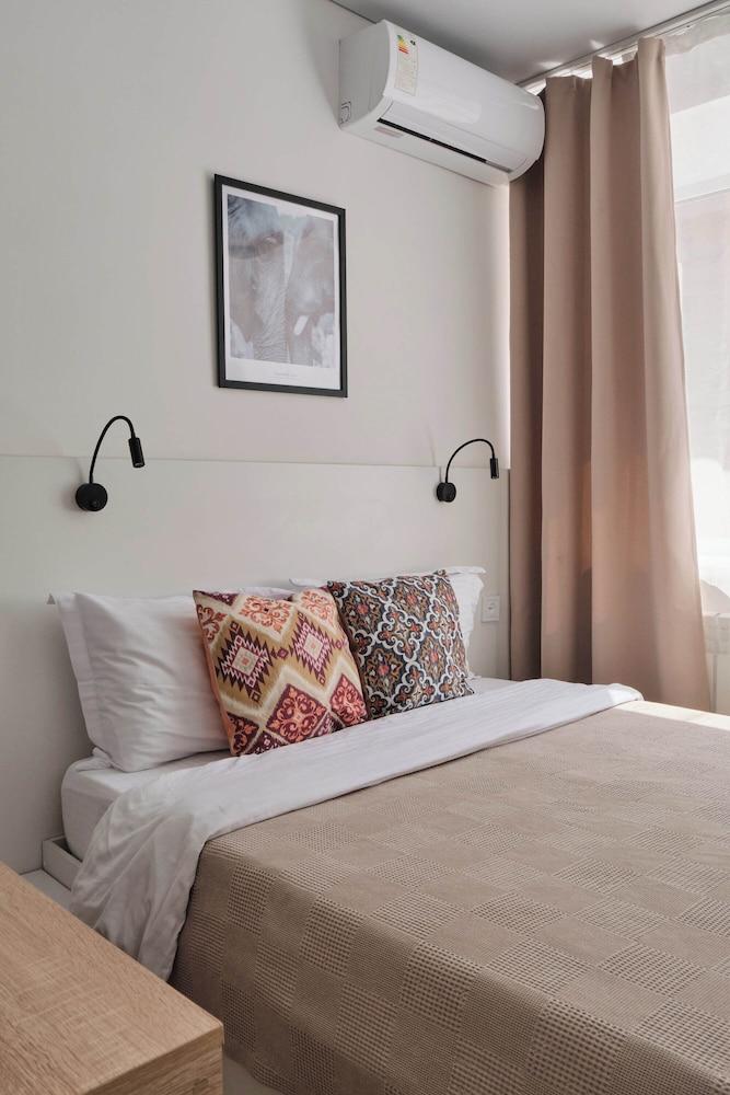 Seven City Apartments