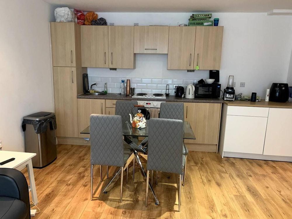 Large Private Flat in City Centre Leeds