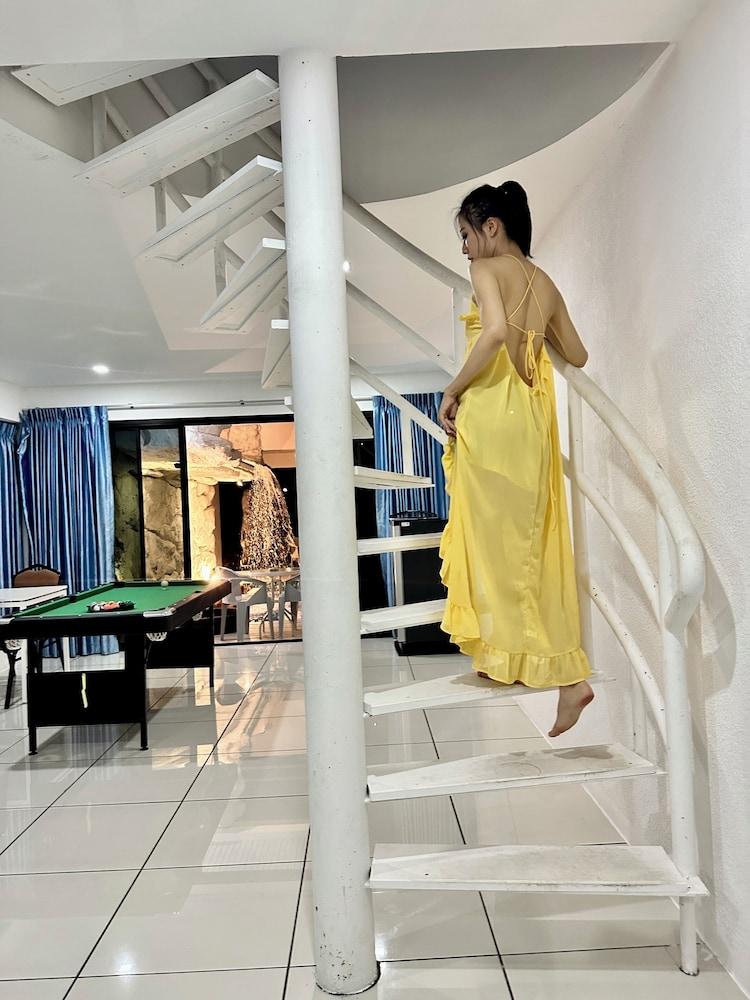 Mona Lisa pool villa