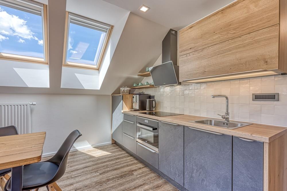 Homestead Metul Pool Suite 2