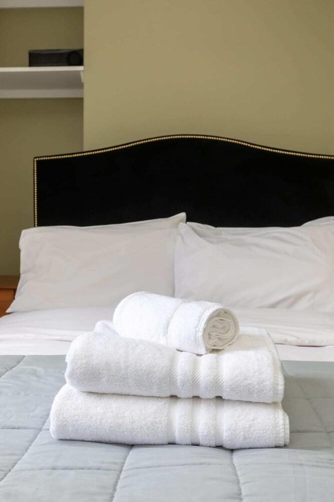 Light & Central 1BD Flat - Dalston