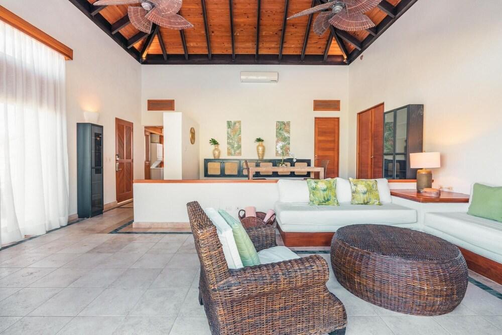 Beautiful Bungalow With Private Pool Ab23