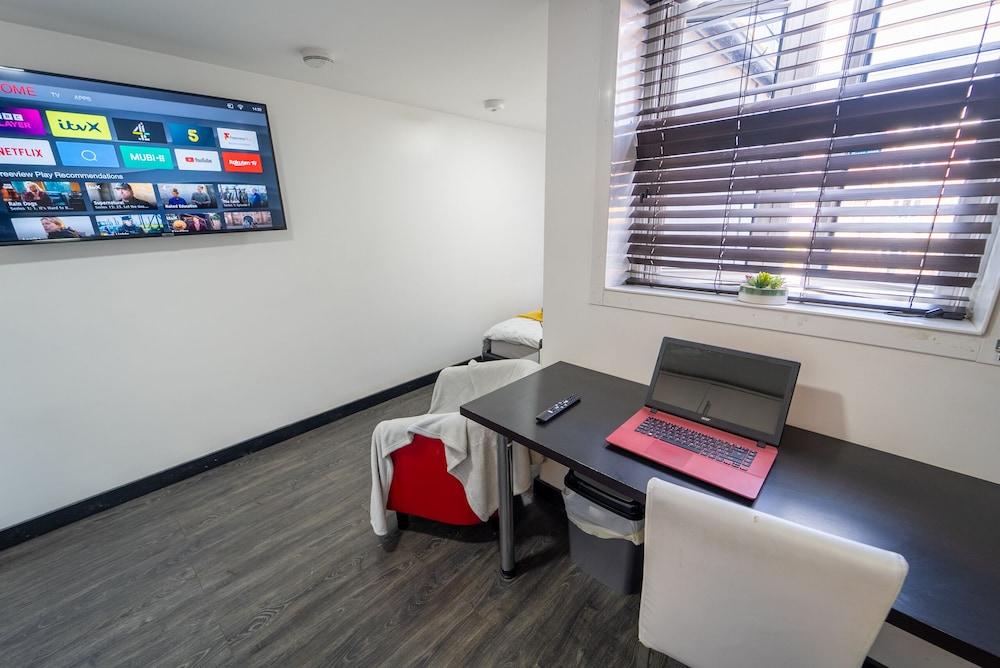 46 North Road Studios Near QE and UOB