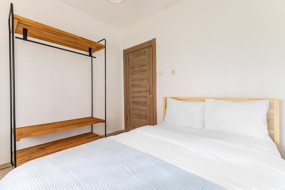 Stylish Flat With Central Location in Kadikoy