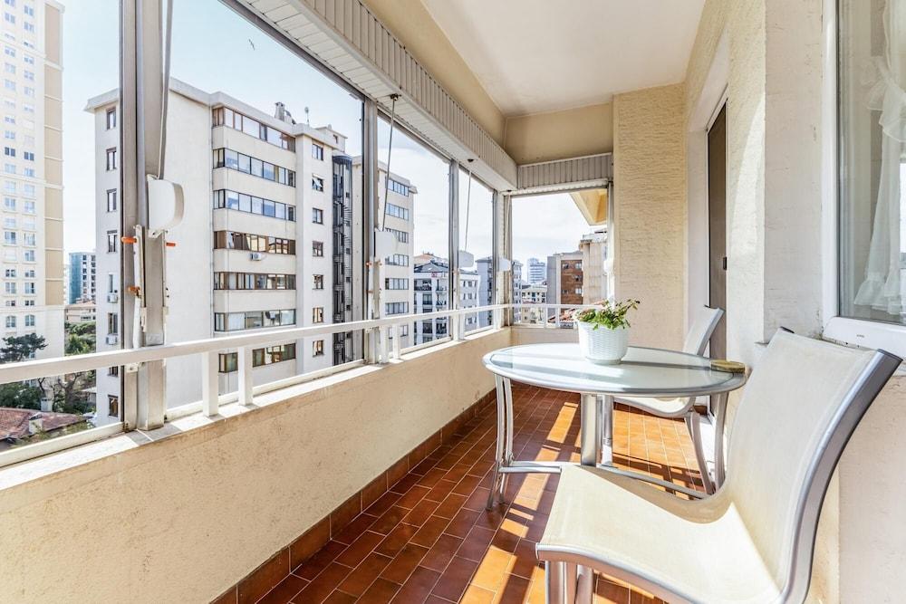 Stylish and Spacious Flat in Erenkoy