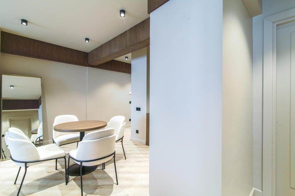 Chic and Convenient Flat in Central Besiktas