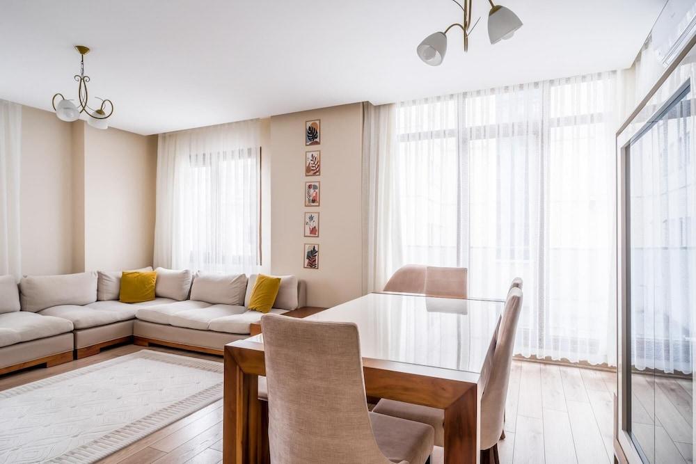 Fully Furnished Spacious Cozy Residence Flat