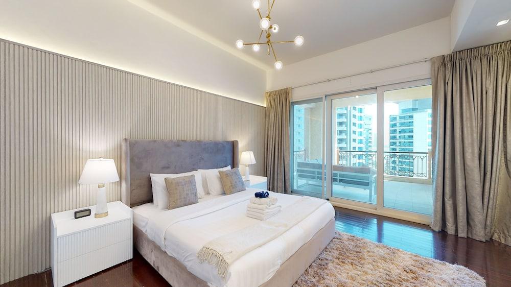 Marina Residence 1004