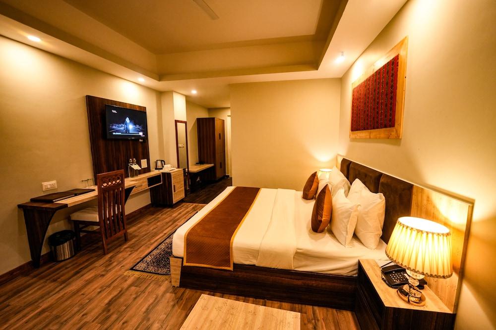 Hotel Square One By D'Polo Dharamshala  ID 92552899