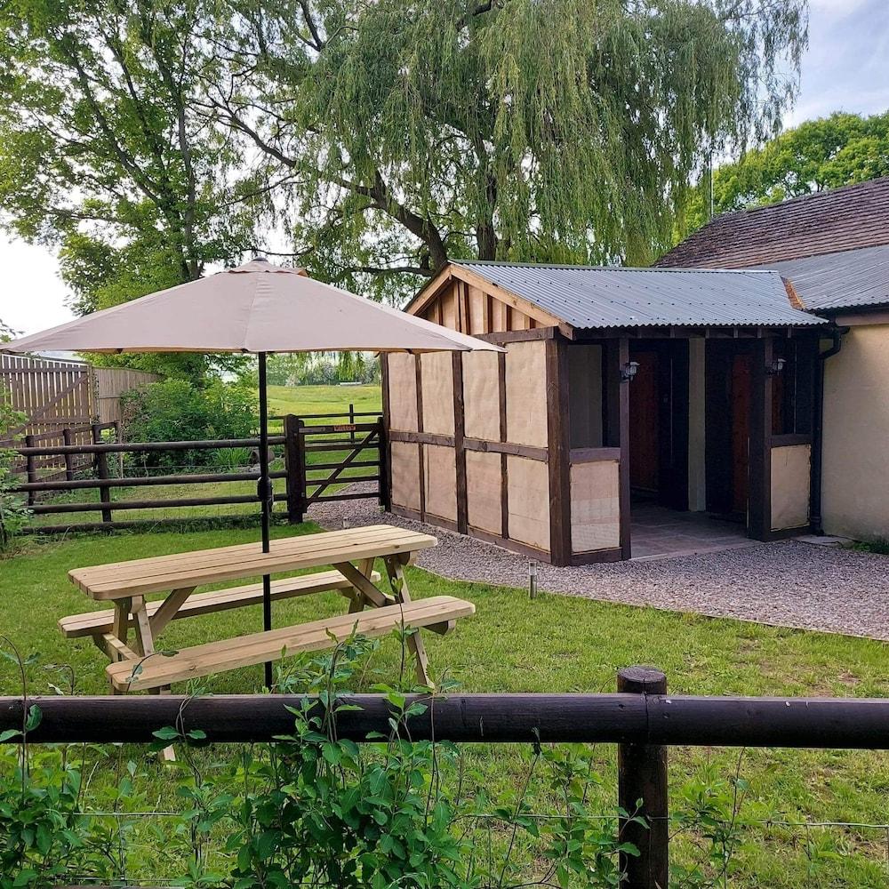 Sycamore Lodge-1 Bed-sleeps 4-free Parking