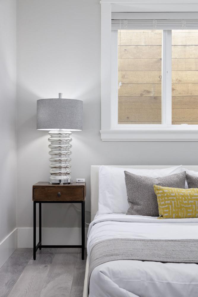 11058 - 83A Bsmnt Suite