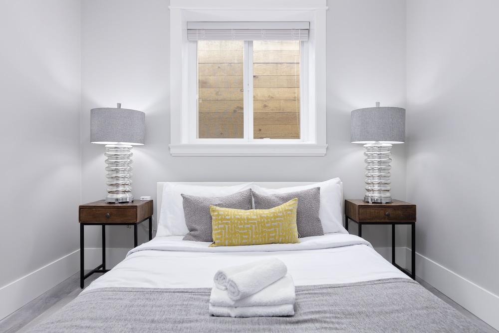 11058 - 83A Bsmnt Suite