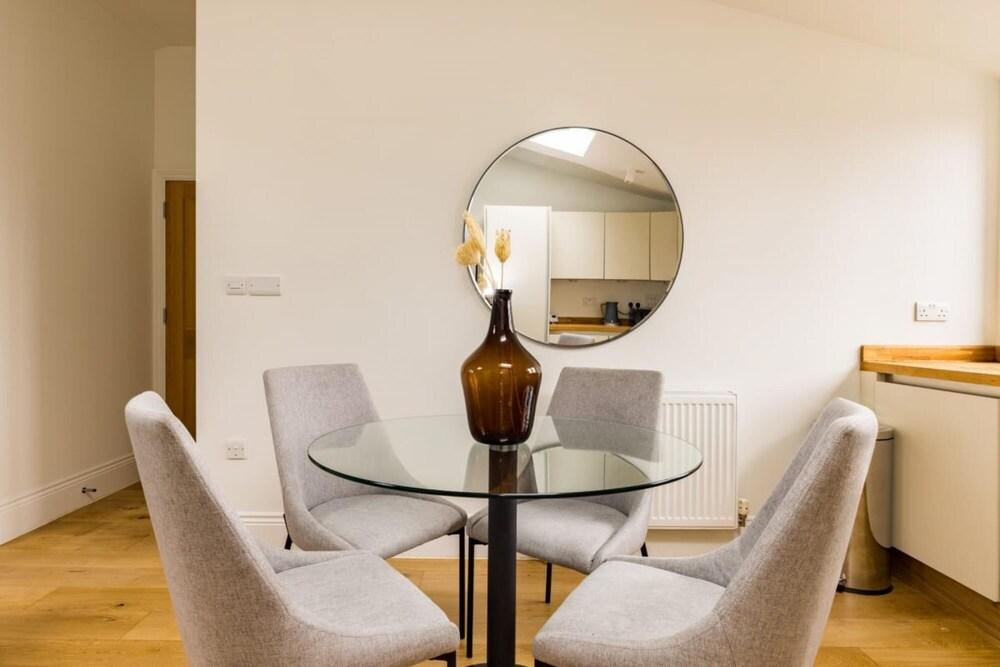 The Wandsworth Flat - Adorable 2bdr Flat With Balcony