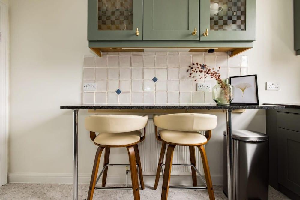 The Camden Crib - Glamorous 3bdr Flat With Study Room