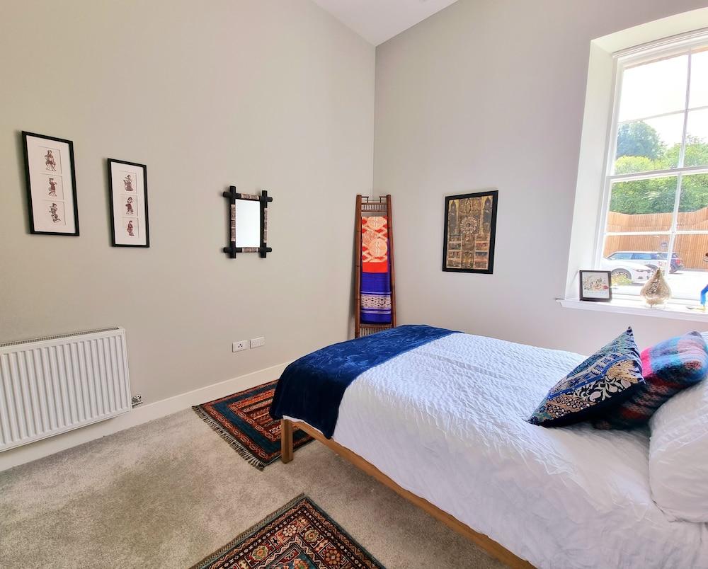 Unique Victorian Apartment in Edinburgh