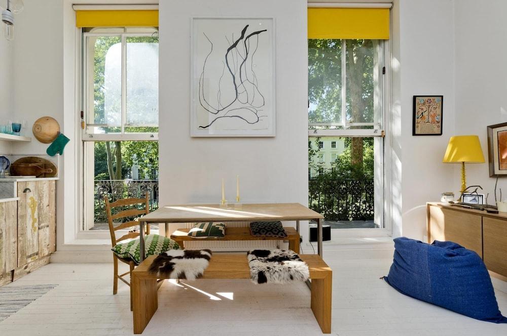 Fantastic 1 bed Property With Private Balcony