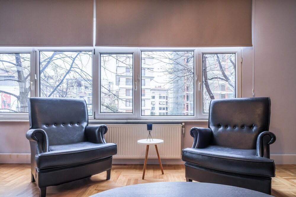 Central and Capacious Flat in Istanbul Bostanci