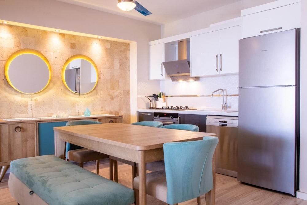 Spacious Flat With Pool in Kusadasi