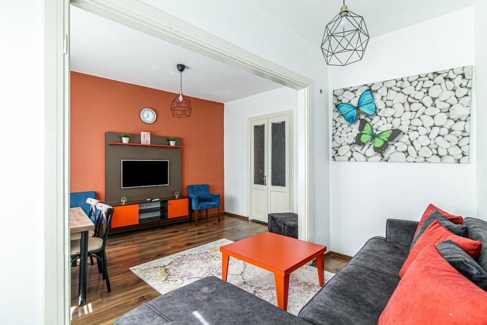 Fully Furnished Modern Flat in Sisli