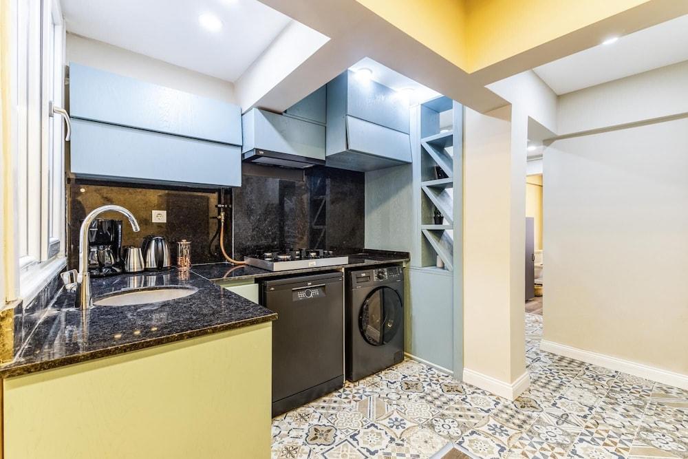 Central and Compact Flat With Terrace in Sisli