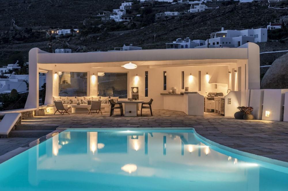 Villa Agatha With Private Pool Outdoor Jacuzzi