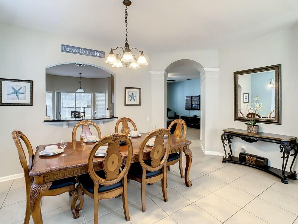 6 Bedroom Windsor Hills Getaway