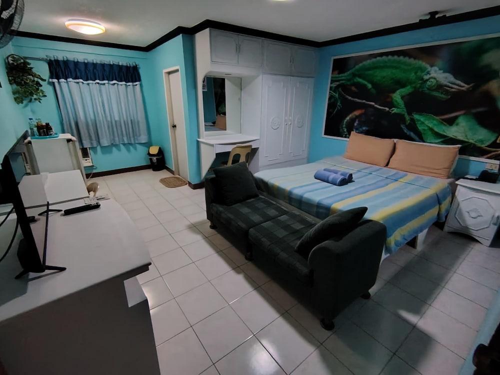 ARIZONA BEACH RESORT