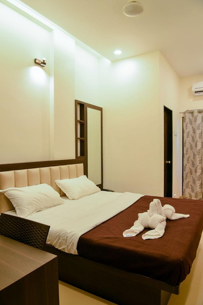 Malvan's Aishwarya Hotel