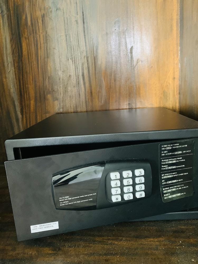 tana mysterious garden resort