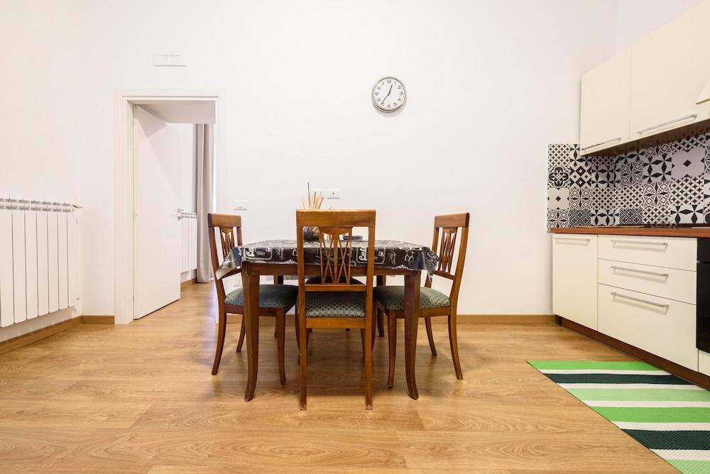 Vico Cappuccinelle 18