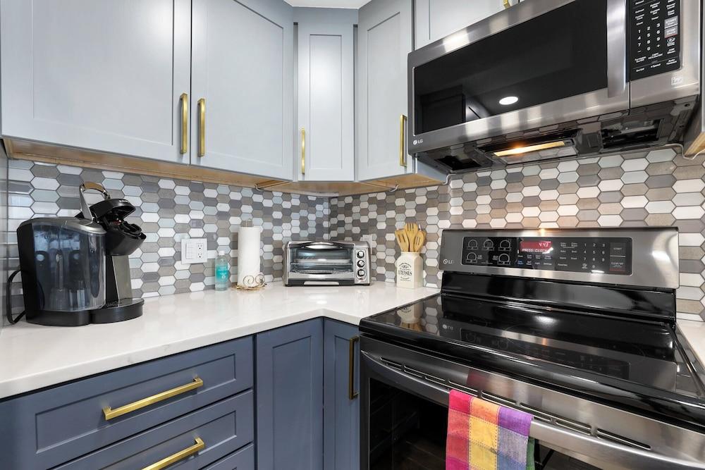 Bijou at the Lake - Amazing Lake Front Complex!