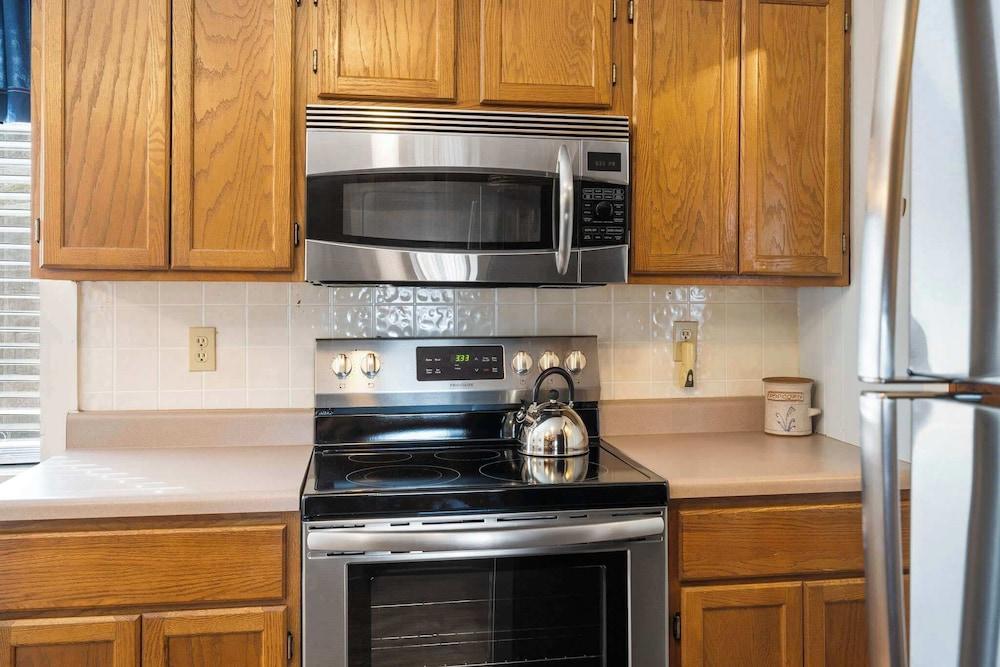 Windjammer Cottage - Branson